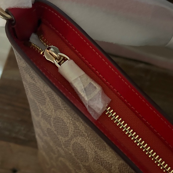 Coach New Logan Duffle Bag In Signature Canvas - Picture 8 of 11